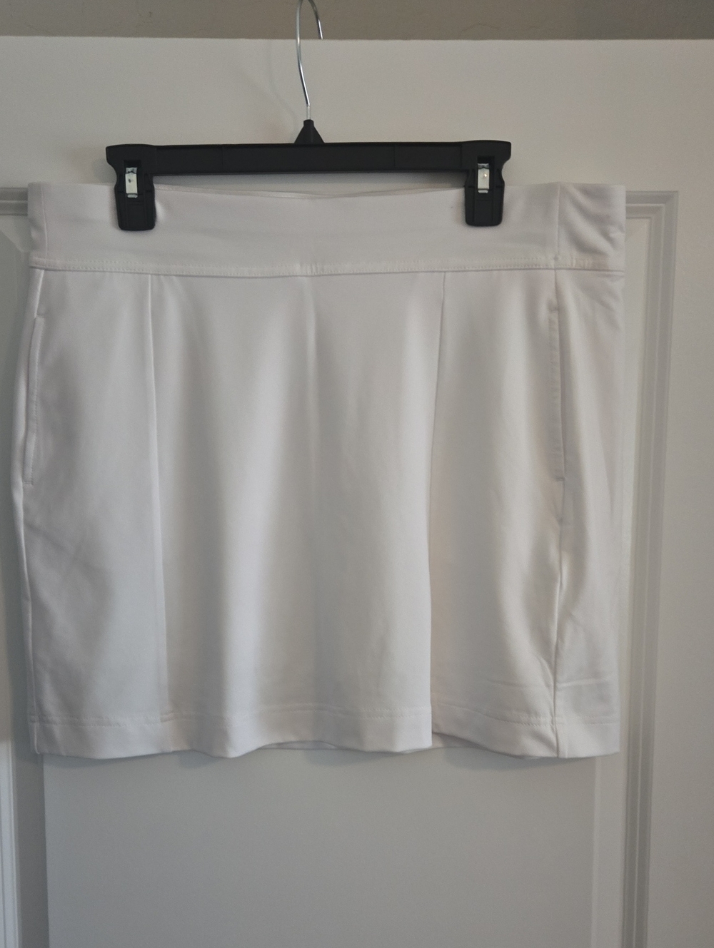Callaway White Women's Golf Skort with Clean Panel Seams